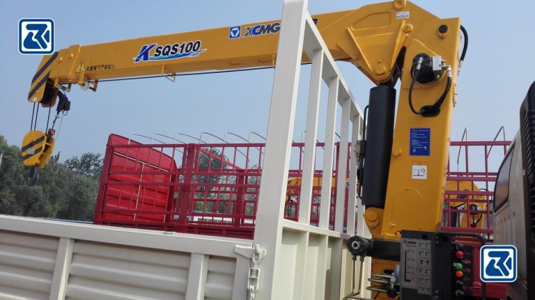 HOWO Truck-Mounted Cranes