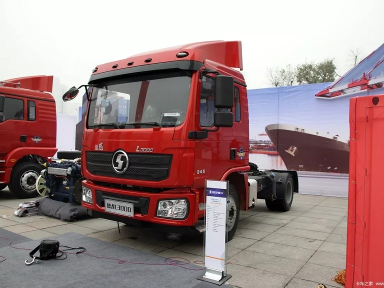 SHACMAN L3000 Tractor Truck 4X2 (1)